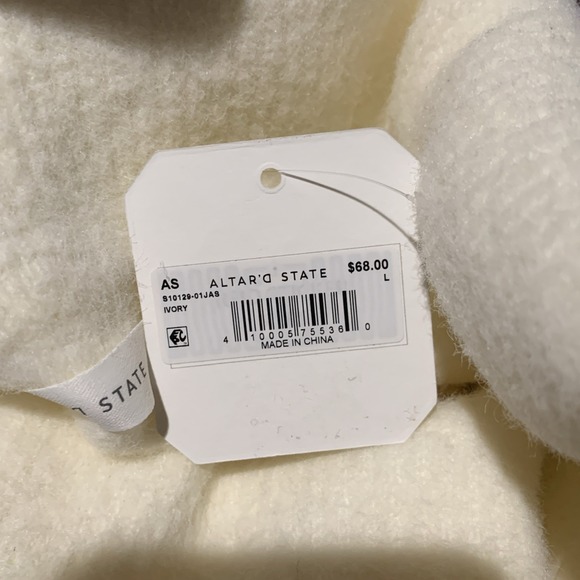 Altar'd State Off The Shoulder Sweater Ivory Size L NWT Retail $68 - Picture 4 of 4